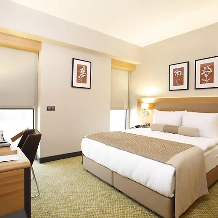 Mia Hotel 4*
