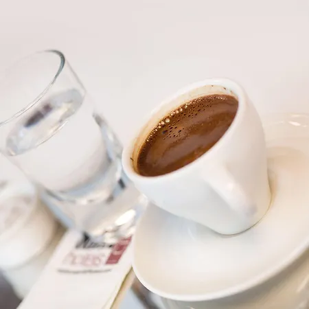 ホテル Mia イズミル